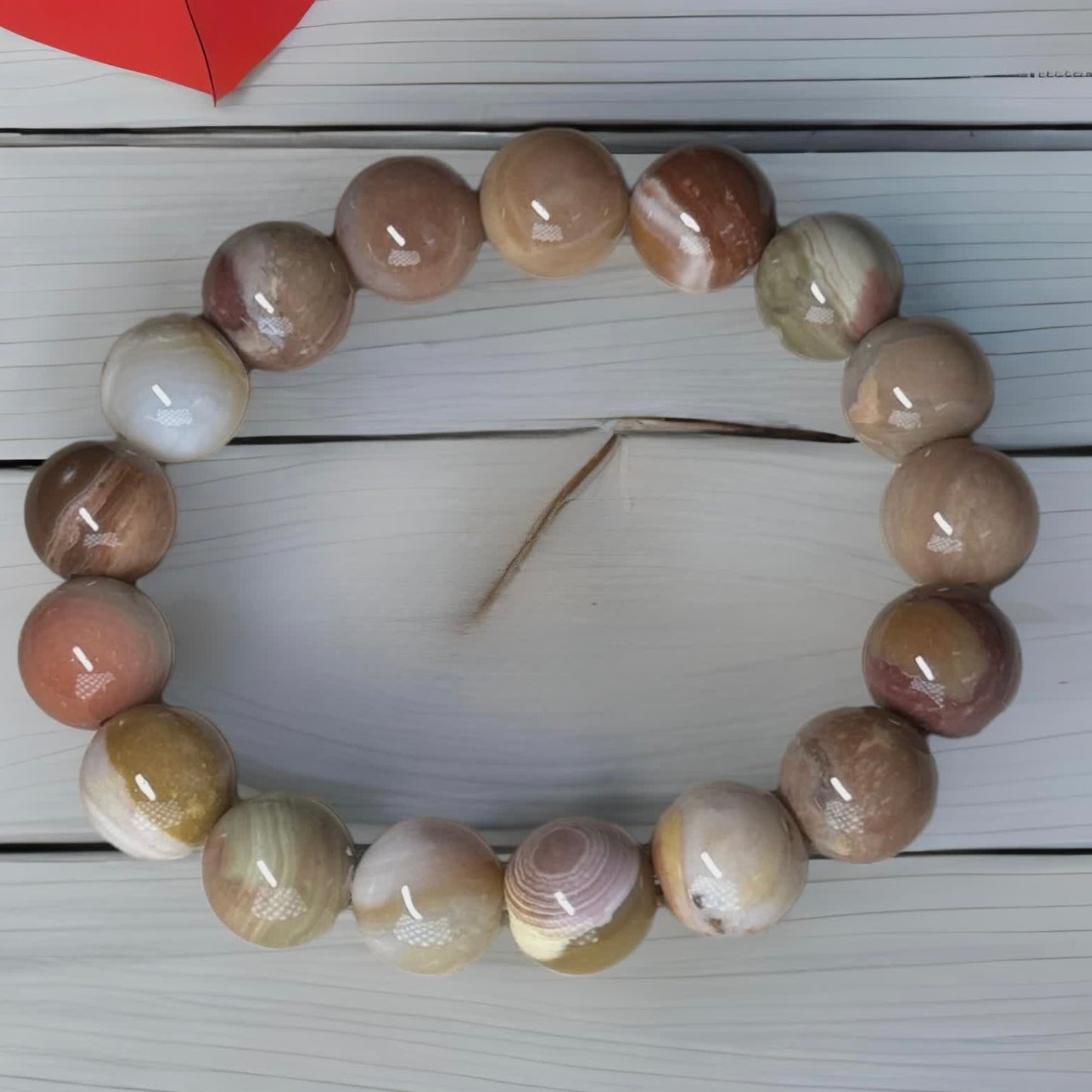 Elegant agate bracelet