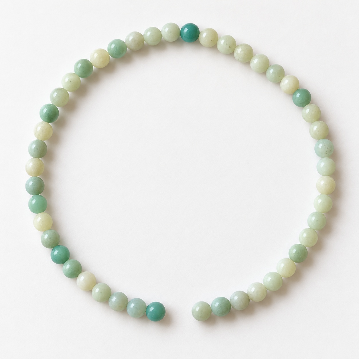 Mint & cream bead strand · 6 mm, 45 beads per strand